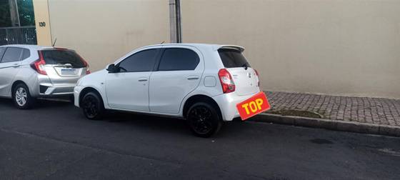 TOYOTA ETIOS 1.5 XS 16V FLEX 4P AUTOMÁTICO TOYOTA ETIOS 1.5 XS 16V FLEX 4P AUTOMÁTICO